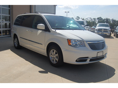 chrysler town and country 2011 white van touring flex fuel 6 cylinders front wheel drive automatic with overdrive 77656