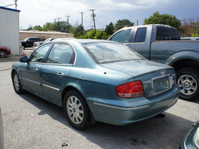 hyundai sonata 2004 blue sedan gls gasoline 6 cylinders front wheel drive automatic 75062