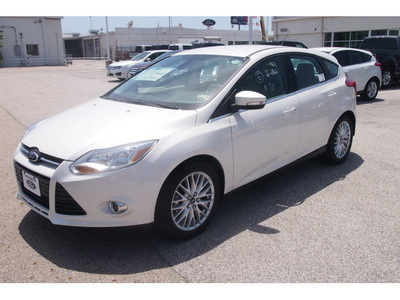 ford focus 2012 white hatchback sel flex fuel 4 cylinders front wheel drive automatic 77074