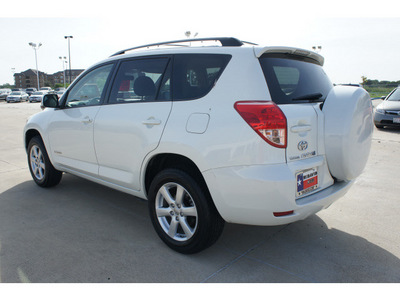 toyota rav4 2008 white suv limited gasoline 6 cylinders 2 wheel drive automatic 77034