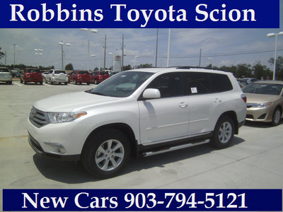 toyota highlander 2012 white suv gasoline 6 cylinders front wheel drive automatic 75569