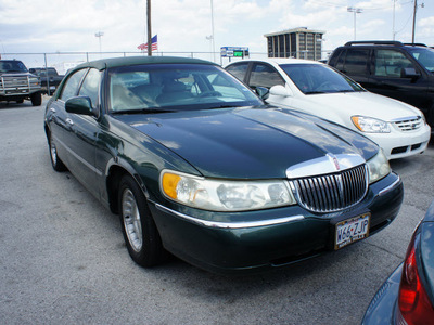 lincoln town car 1998 green sedan executive gasoline v8 rear wheel drive automatic 75062