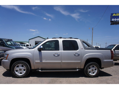 chevrolet avalanche 2007 gold suv lt 1500 gasoline 8 cylinders rear wheel drive automatic 79119