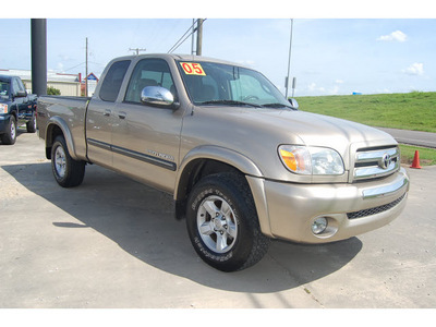 toyota tundra 2005 lt  brown sr5 gasoline 8 cylinders rear wheel drive automatic with overdrive 77627