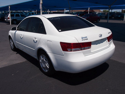 hyundai sonata 2006 white sedan gl gasoline 4 cylinders front wheel drive automatic 76234