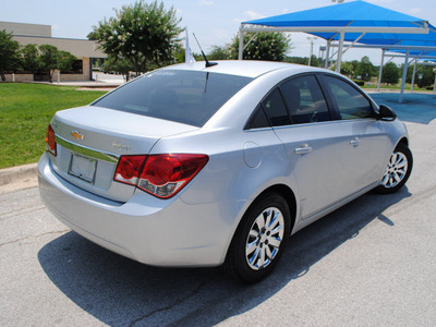 chevrolet cruze 2011 silver ice met sedan ls gasoline 4 cylinders front wheel drive 6 speed automatic 76206