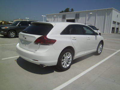 toyota venza 2013 white le gasoline 4 cylinders front wheel drive automatic 75569