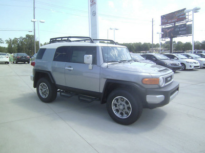 toyota fj cruiser 2012 lt  gray suv gasoline 6 cylinders 4 wheel drive automatic 75569