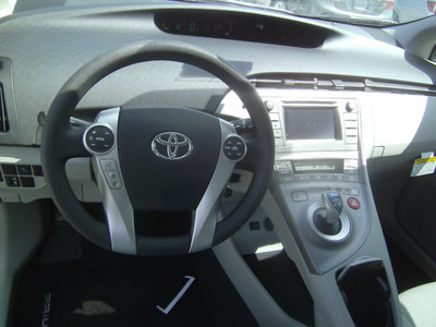 toyota prius 2012 blue hatchback three hybrid 4 cylinders front wheel drive automatic 75569