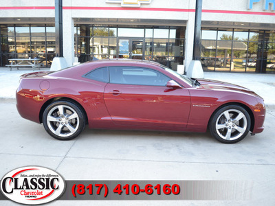 chevrolet camaro 2011 red coupe ss gasoline 8 cylinders rear wheel drive automatic 76051