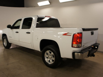 gmc sierra 1500 2011 white sle flex fuel 8 cylinders 2 wheel drive automatic 75219