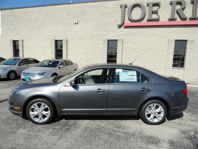 ford fusion 2012 gray sedan se gasoline 4 cylinders front wheel drive automatic with overdrive 60546