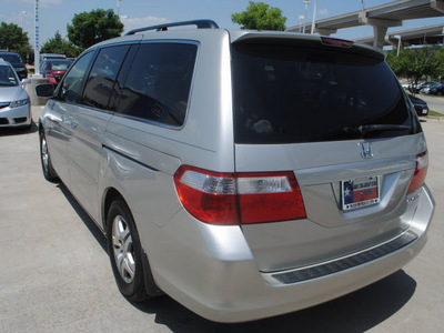 honda odyssey 2005 silver van ex l gasoline 6 cylinders front wheel drive automatic 75034