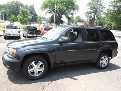 chevrolet trailblazer 2006 dk  gray suv ls gasoline 6 cylinders 4 wheel drive 4 speed automatic 08812