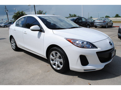 mazda mazda3 2012 white sedan gasoline 4 cylinders front wheel drive automatic with overdrive 77598