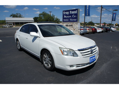 toyota avalon 2006 off white sedan limited gasoline 6 cylinders front wheel drive automatic 78028