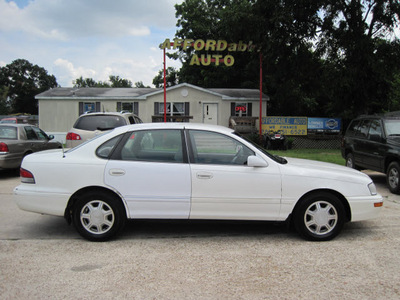 toyota avalon 1996 white sedan xls gasoline 6 cylinders front wheel drive automatic 77379
