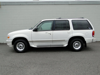 ford explorer 1998 white suv limited gasoline v6 4 wheel drive automatic with overdrive 98371