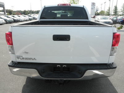 toyota tundra 2010 white crew 2wd v8 5 7 g gasoline 8 cylinders 2 wheel drive automatic 34788