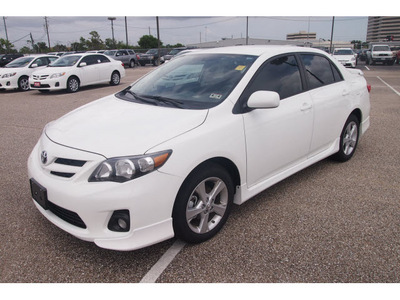 toyota corolla 2012 white sedan s gasoline 4 cylinders front wheel drive automatic 77074