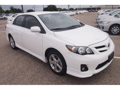 toyota corolla 2012 white sedan s gasoline 4 cylinders front wheel drive automatic 77074