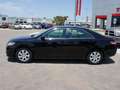 toyota camry 2011 black sedan le gasoline 4 cylinders front wheel drive automatic 76087