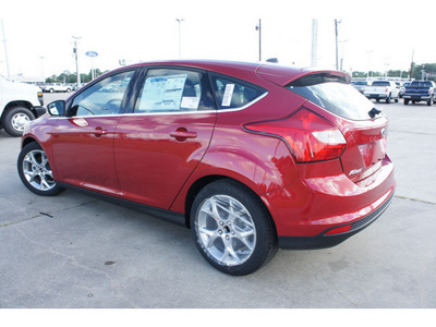 ford focus 2012 red hatchback sel flex fuel 4 cylinders front wheel drive automatic 77539
