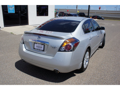 nissan altima 2012 silver sedan 3 5 sr gasoline 6 cylinders front wheel drive automatic 78552