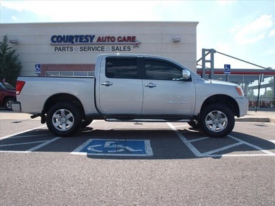 nissan titan 2009 silver flex fuel 8 cylinders 4 wheel drive automatic 80504