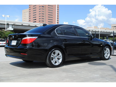 bmw 5 series 2010 black sedan 528i gasoline 6 cylinders rear wheel drive automatic 77002