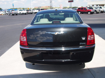 chrysler 300c 2005 black sedan c gasoline 8 cylinders rear wheel drive automatic 76234