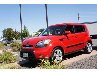 kia soul 2011 red hatchback soul! gasoline 4 cylinders front wheel drive automatic 99352