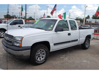 chevrolet silverado 1500 2005 white gasoline 8 cylinders 4 wheel drive automatic with overdrive 77020