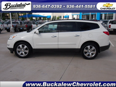 chevrolet traverse 2012 white ltz gasoline 6 cylinders all whee drive automatic 77304