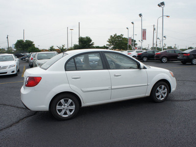 kia rio 2010 white sedan gasoline 4 cylinders front wheel drive automatic 19153