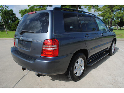 toyota highlander 2002 dk  blue suv gasoline 6 cylinders front wheel drive automatic with overdrive 77539
