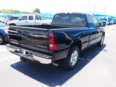 chevrolet silverado 1500 2005 black pickup truck lt gasoline 8 cylinders rear wheel drive automatic 76234