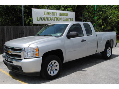 chevrolet silverado 1500 2011 silver pickup truck ls gasoline 6 cylinders 2 wheel drive automatic with overdrive 77070