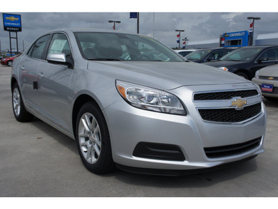 chevrolet malibu 2013 silver sedan gasoline 4 cylinders front wheel drive 6 spd auto,elec cntlled 77090