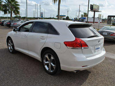 toyota venza 2011 white fwd v6 gasoline 6 cylinders front wheel drive automatic 78550