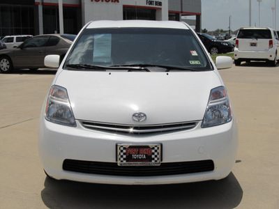 toyota prius 2009 white hatchback hybrid 4 cylinders front wheel drive automatic 77469