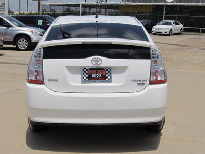 toyota prius 2009 white hatchback hybrid 4 cylinders front wheel drive automatic 77469