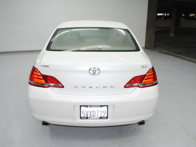 toyota avalon 2006 off white sedan xls gasoline 6 cylinders front wheel drive automatic 91731