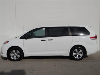 toyota sienna 2011 white van le 4 cylinders automatic 78577