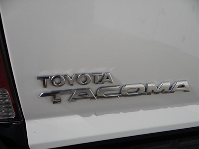 toyota tacoma 2010 white ltd 4 cylinders automatic 78577