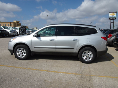 chevrolet traverse 2012 silver ls gasoline 6 cylinders front wheel drive automatic 78064