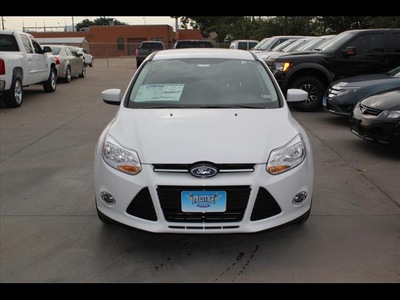 ford focus 2012 oxford wht sedan se flex fuel 4 cylinders front wheel drive 6 speed automatic 75041