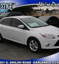 ford focus 2012 oxford wht sedan se flex fuel 4 cylinders front wheel drive 6 speed automatic 75041
