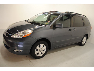 toyota sienna 2006 gray van xle 7 passenger gasoline 6 cylinders front wheel drive automatic 77025