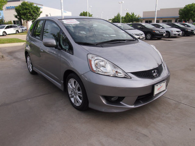 honda fit 2010 gray hatchback sport gasoline 4 cylinders front wheel drive automatic 75034